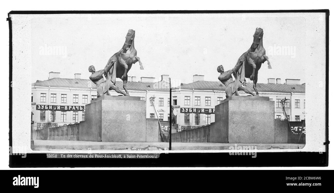 P. F. Ferrier 5020 un des chevaux du Pont-Anichkoff, à Saint-Pétersbourg. Il Ponte di Anichkov (in russo: Аничков мост, Anichkov Most) è il più antico e famoso ponte sul fiume Fontanka a San Pietroburgo, Russia. Il Cavallo Tamers, progettato dallo scultore russo, Baron Peter Klodt von Jurgensburg. I Cavalleri, disegnati dallo scultore russo, Barone Peter Klodt von Jürgensburg. (Wikipedia) Fotografia stereo su lastra di vetro intorno al 1870. Foto Stock