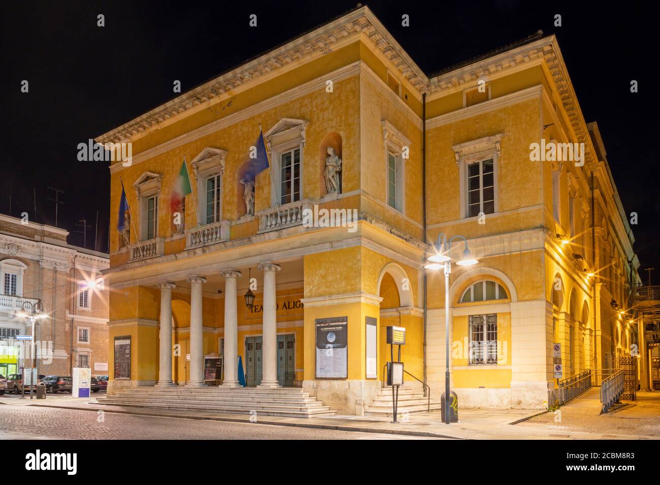 Ravenna - il teatro - Teatro Alighieri di notte. Foto Stock