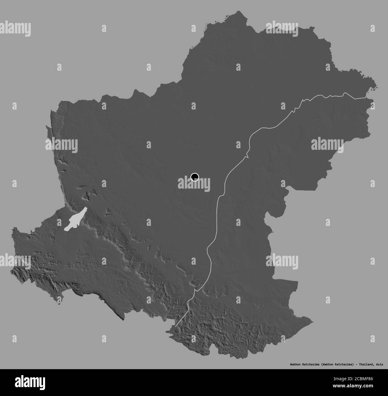 Forma di Nakhon Ratchasima, provincia della Thailandia, con la sua capitale isolata su uno sfondo di colore pieno. Mappa elevazione bilivello. Rendering 3D Foto Stock