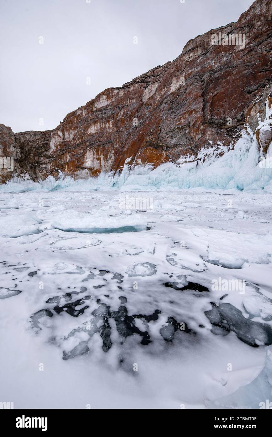 Superficie congelata del Lago Baikal, Russia Foto Stock