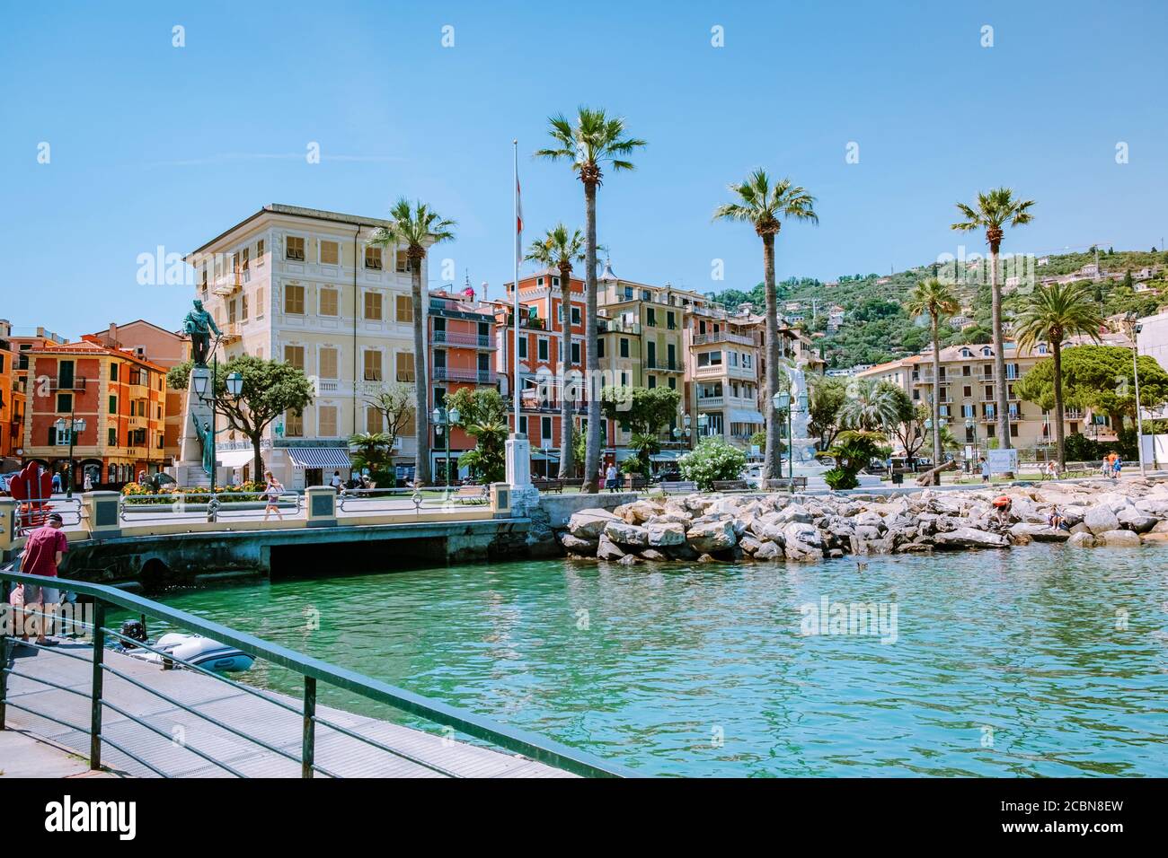 Santa Margherita Ligure Italia 2020 giugno, colorata spiaggia di Santa Margeritha che è meta turistica popolare in estate Foto Stock