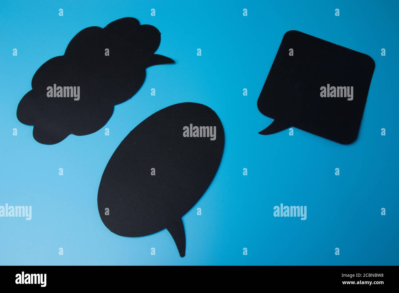 Finestre e bolle di dialogo diverse. Mokup di progettazione di parlato, conversazione e chat Foto Stock