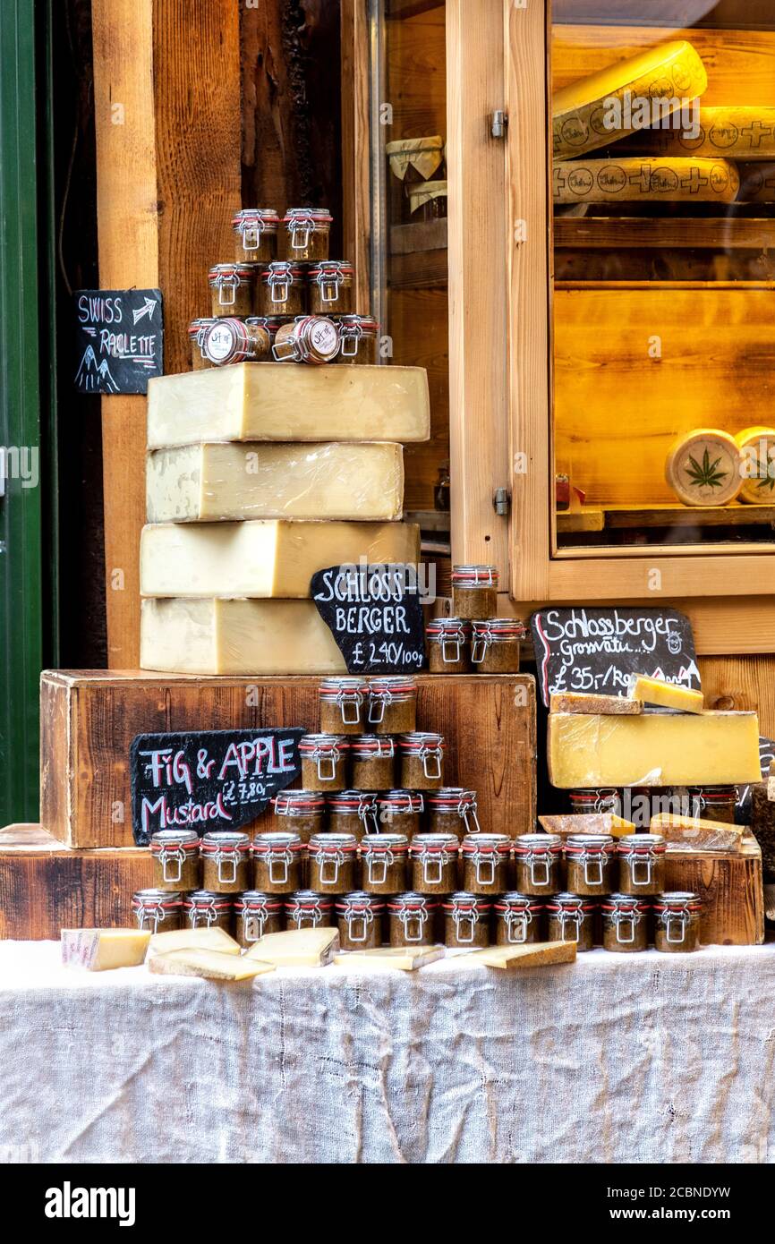 Stalla di formaggio Jumi al Borough Market, London Bridge, Londra, Regno Unito Foto Stock