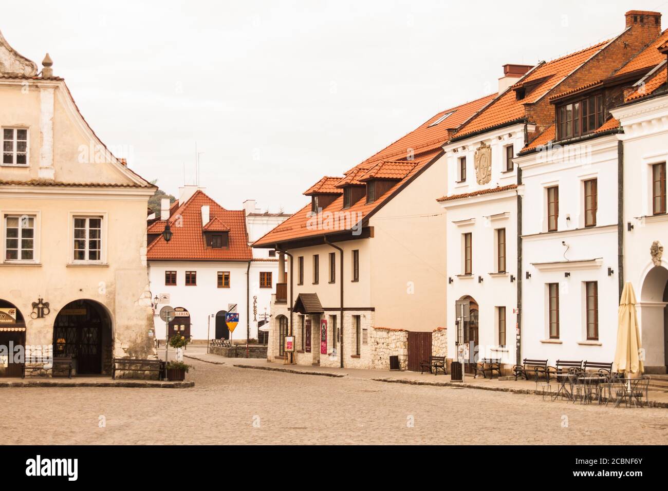 Kazimierz Dolny, Polonia, 26 ottobre 2015: Architettura cittadina Foto Stock