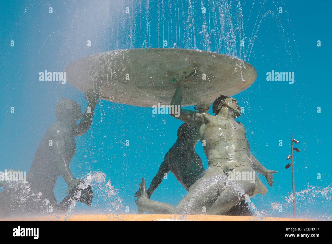 Dettaglio della fontana triton di fronte alle porte della città, Valletta Malta, patrimonio dell'umanità dell'UNESCO Foto Stock