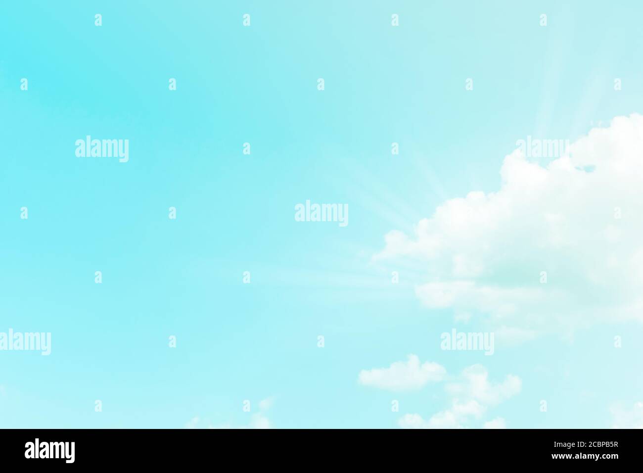 Cielo morbido e sfondo nuvoloso con una tonalità di colore pastello. Foto Stock