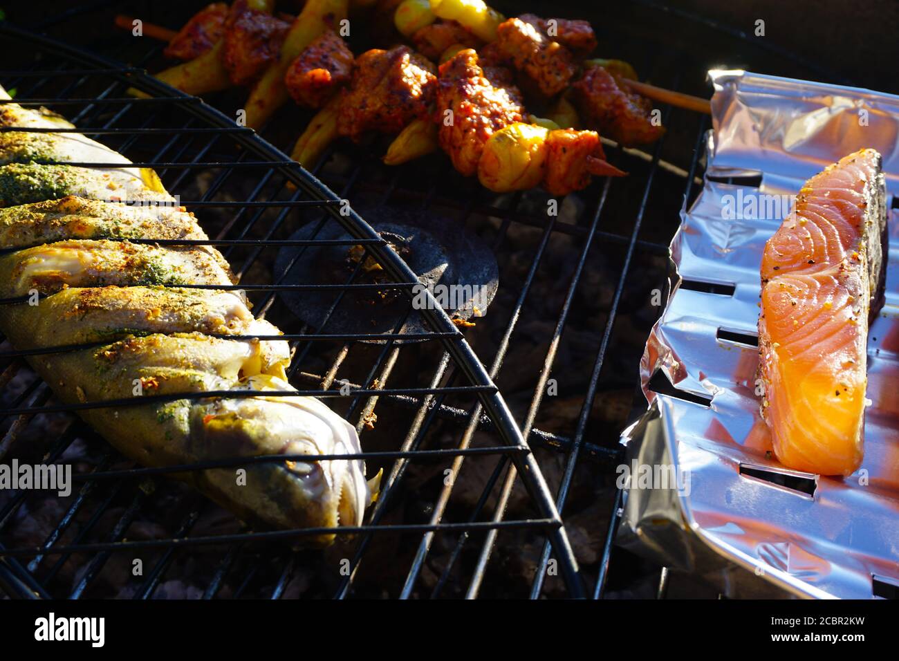 Barbecue sul grill Foto Stock