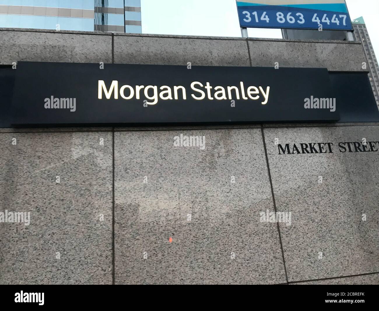 Cartello Morgan Stanley sull'edificio. Saint Louis, Missouri, Stati Uniti. Foto Stock