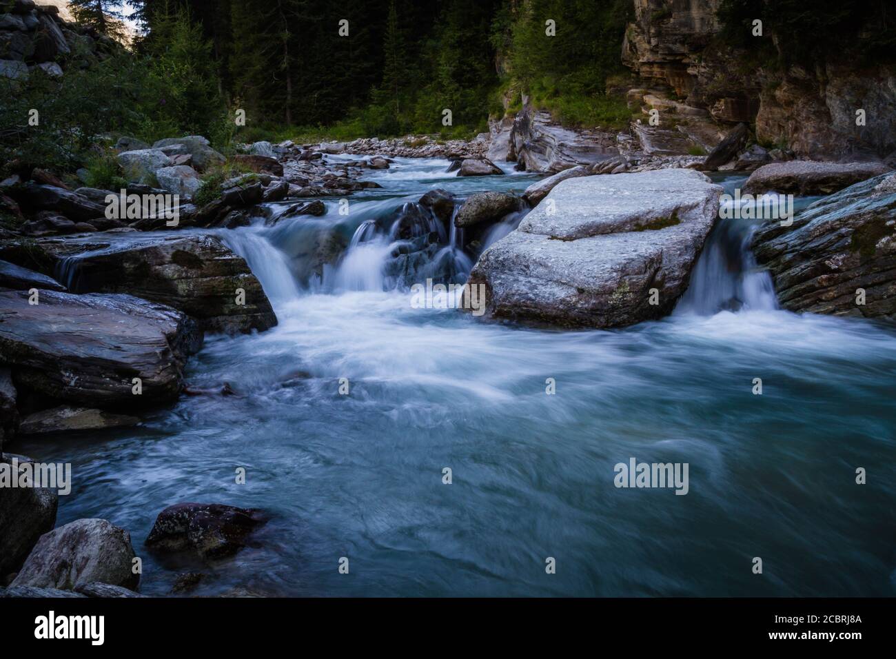 Cascata nel Parco Nazionale del Gran Paradiso nel Nord Italia Foto Stock