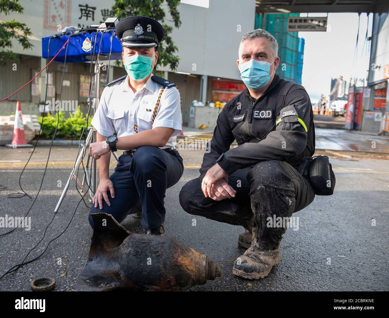 Hong Kong. 15 agosto 2020. Foto scattata il 16 luglio 2020 mostra una bomba per l'ora di guerra trovata in un cantiere a Kai Tak di Hong Kong, Cina meridionale. PER ANDARE CON 'Spotlight: Incontra gli eroi che disinnescano le bombe della seconda guerra mondiale in Hong Kong' Credit: Xinhua/Alamy Live News Foto Stock Hong Kong. 15 agosto 2020. Foto scattata il 16 luglio 2020 mostra una bomba per l'ora di guerra trovata in un cantiere a Kai Tak di Hong Kong, Cina meridionale. PER ANDARE CON 'Spotlight: Incontra gli eroi che disinnescano le bombe della seconda guerra mondiale in Hong Kong' Credit: Xinhua/Alamy Live News Foto Stock