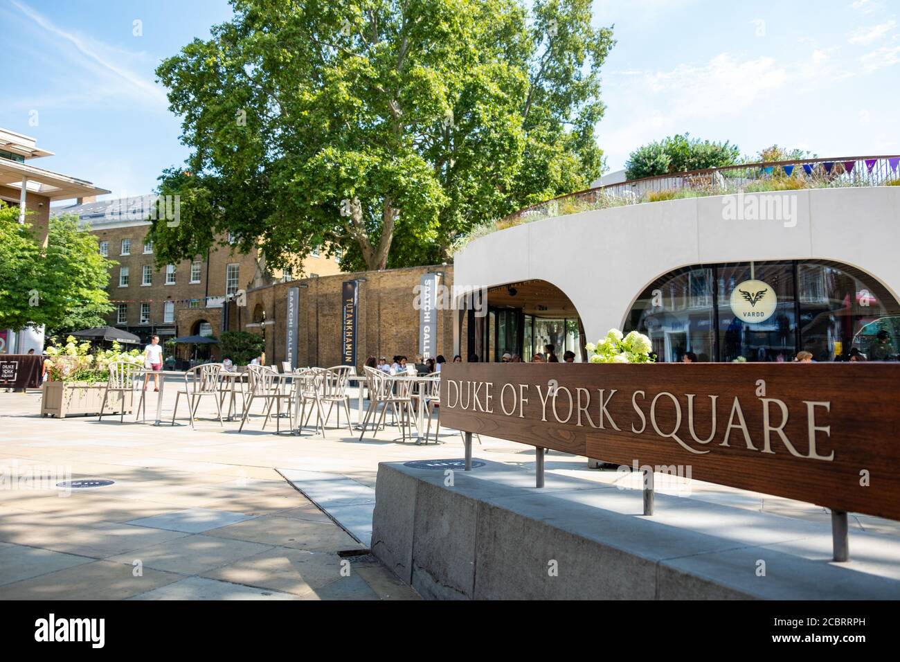 Londra - Agosto 2020: Duke of York Square sulla Kings Road, Chelsea - Londra. Un'esclusiva area commerciale e di svago Foto Stock