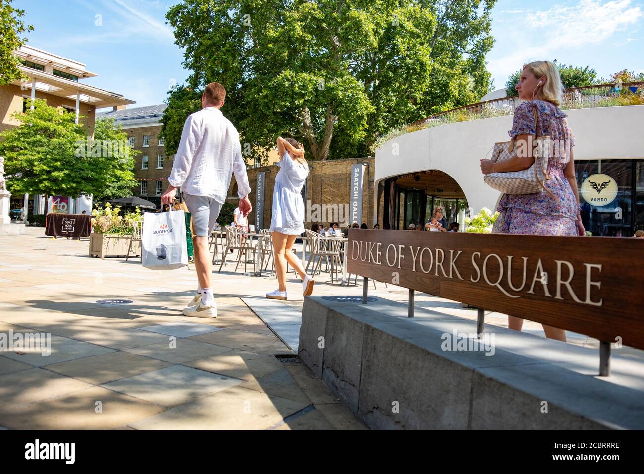 Londra - Agosto 2020: Duke of York Square sulla Kings Road, Chelsea - Londra. Un'esclusiva area commerciale e di svago Foto Stock