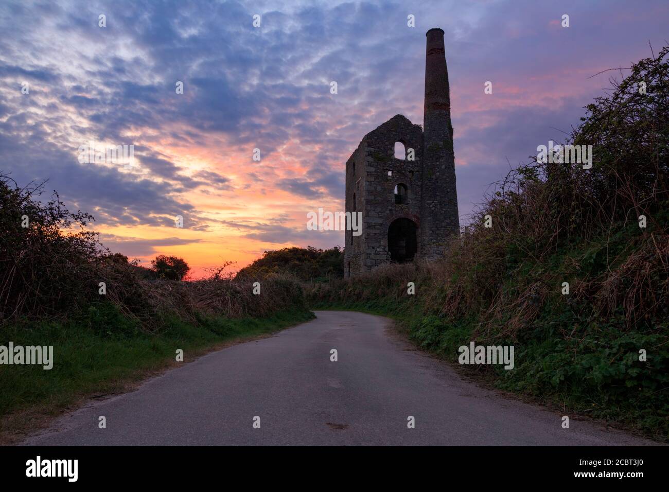 North Wheal Grambler Engine House vicino a Busvitello in Cornovaglia. L'immagine è stata catturata all'alba di una mattina in primavera. Foto Stock