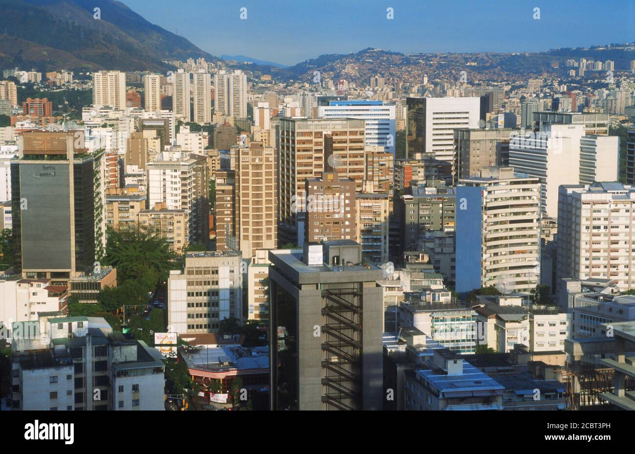 Panoramica di Caracas e colline circostanti in Venezuela Foto Stock