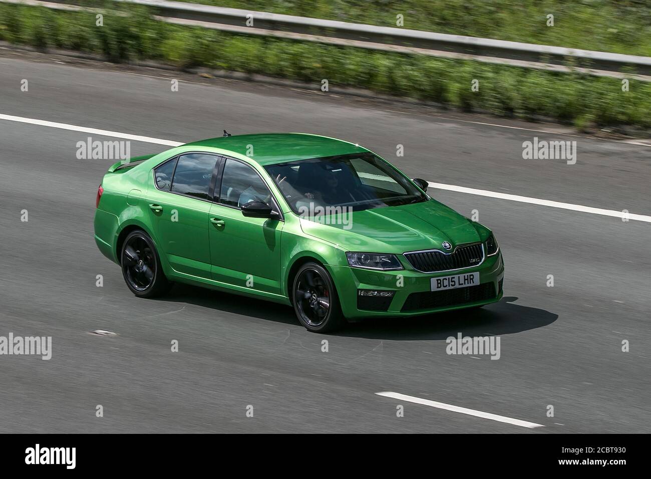 2015 Skoda Octavia VRS TDI Green Car Hatchback Diesel sulla M6 vicino Preston a Lancashire, Regno Unito. Foto Stock