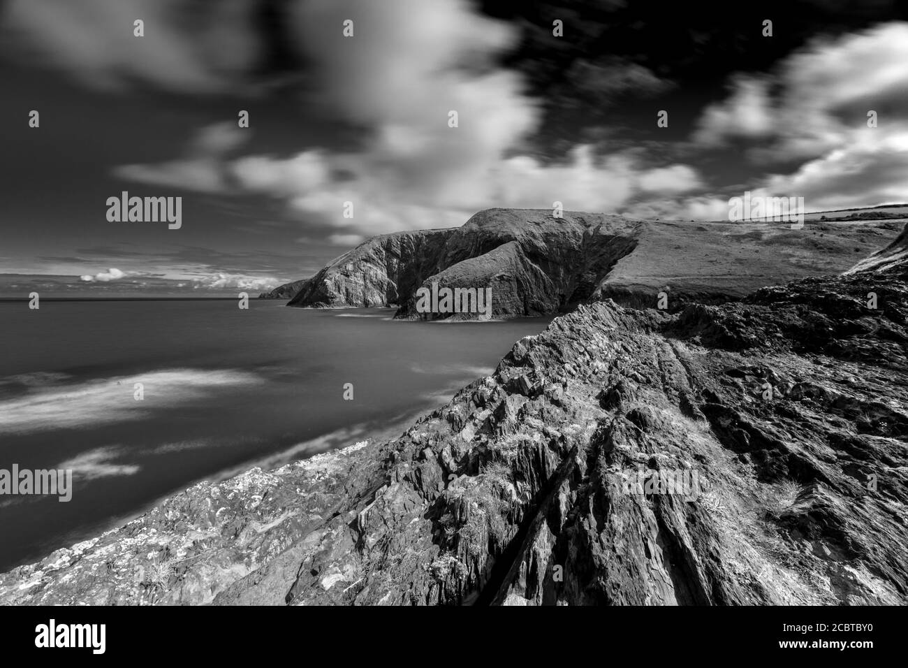 Ceibwr Bar, Pembrokeshire, Galles, Regno Unito, 3 agosto 2020, una vista sulle scogliere e sul mare Foto Stock