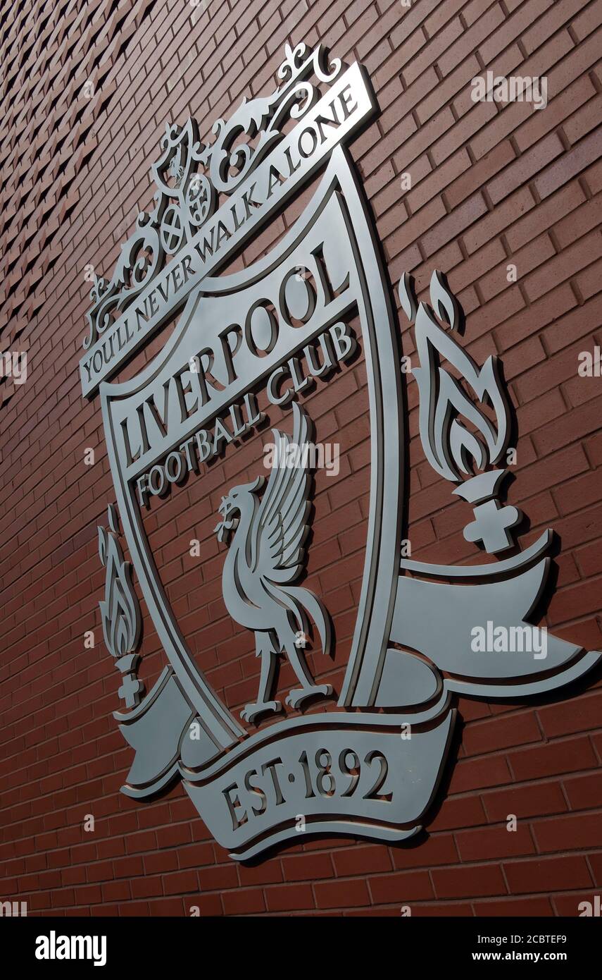 Non camminerete mai da soli, il logo del fegato d'uccello, LFC, Liverpool Football Club, Anfield, Premier League, Merseyside, North West England, UK, L4 2UZ Foto Stock