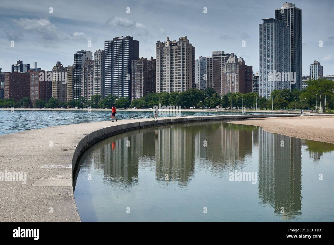 Vista della città di Chicago guardando a sud da nord Spiaggia Avenue Foto Stock