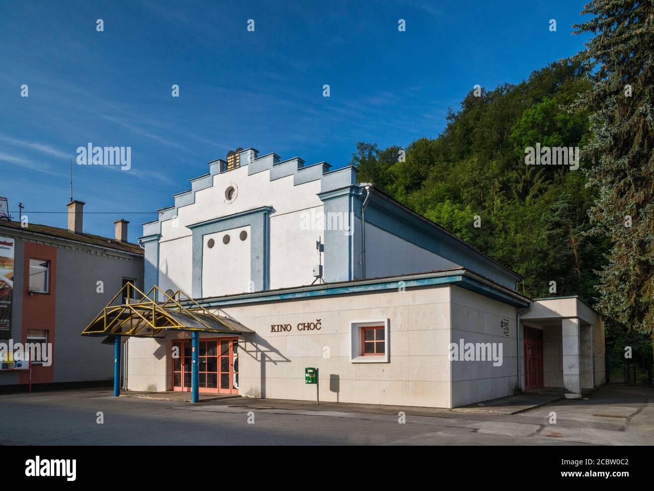 Ex sinagoga, 1901, ora cinema, a Dolny Kubin, Orava zona, Zilina Regione, Slovacchia Foto Stock