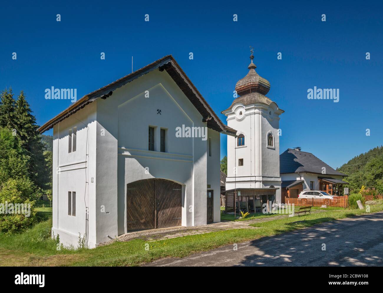 Museo Vaznica di Miniere e Metallurgia e Klopacka, campanile in stile barocco a Liptovsky Hradok, zona Liptov, Regione Zilina, Slovacchia Foto Stock