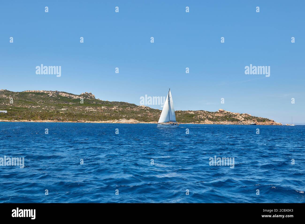 Viaggio in traghetto intorno all'isola di LaMaddalena, costa smeralda in Sardegna Foto Stock
