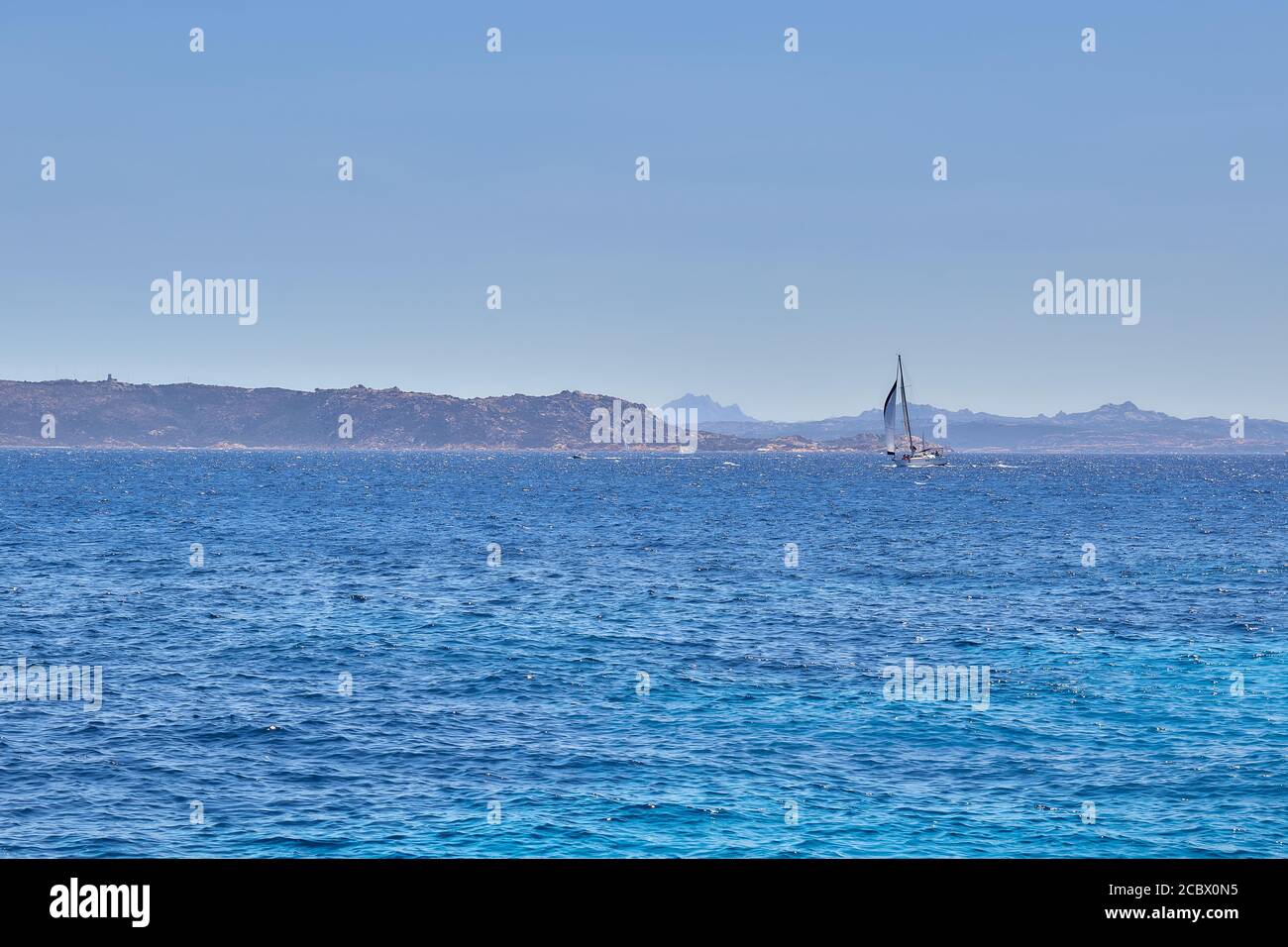 Viaggio in traghetto intorno all'isola di LaMaddalena, costa smeralda in Sardegna Foto Stock