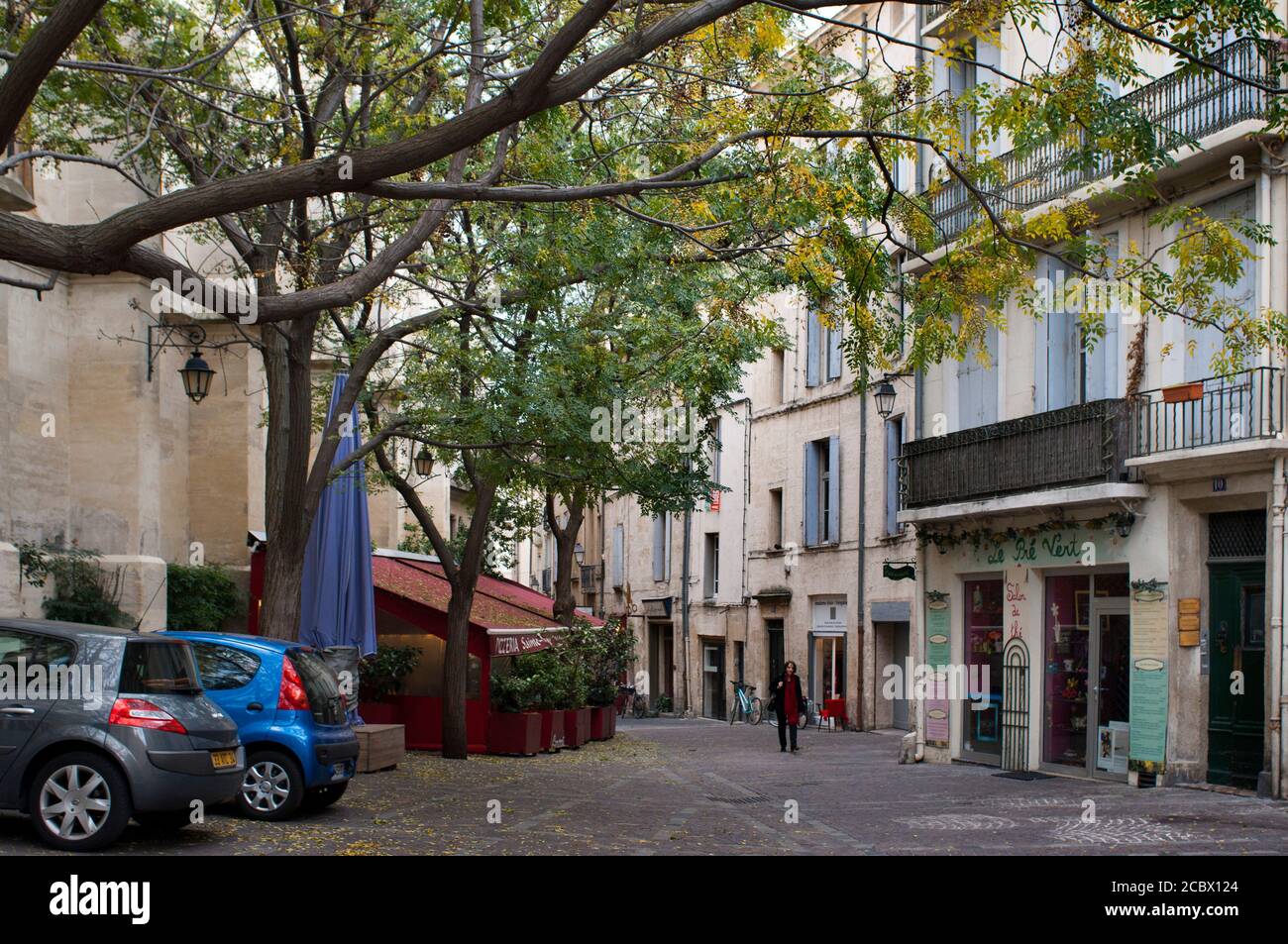 Bar e ristoranti nel centro storico di Montpellier Francia. Pizzeria Sainte-Anne. Atmosfera bohémien nella città vecchia di Montpellier. Ghiaie e lesbia Foto Stock