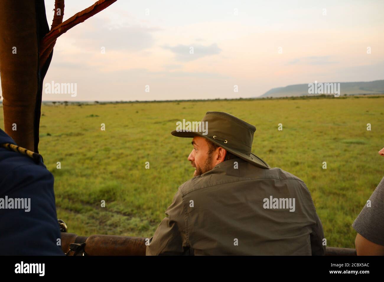 Stupende vedute aeree durante un giro in mongolfiera di Serengeti durante un safari avventura in Africa Foto Stock