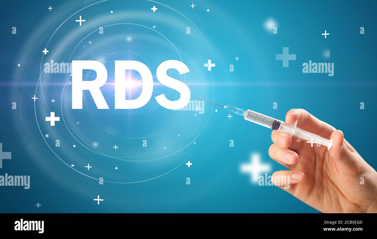 Ago per siringa con vaccino virale e abbreviazione RDS, concetto antidoto Foto Stock