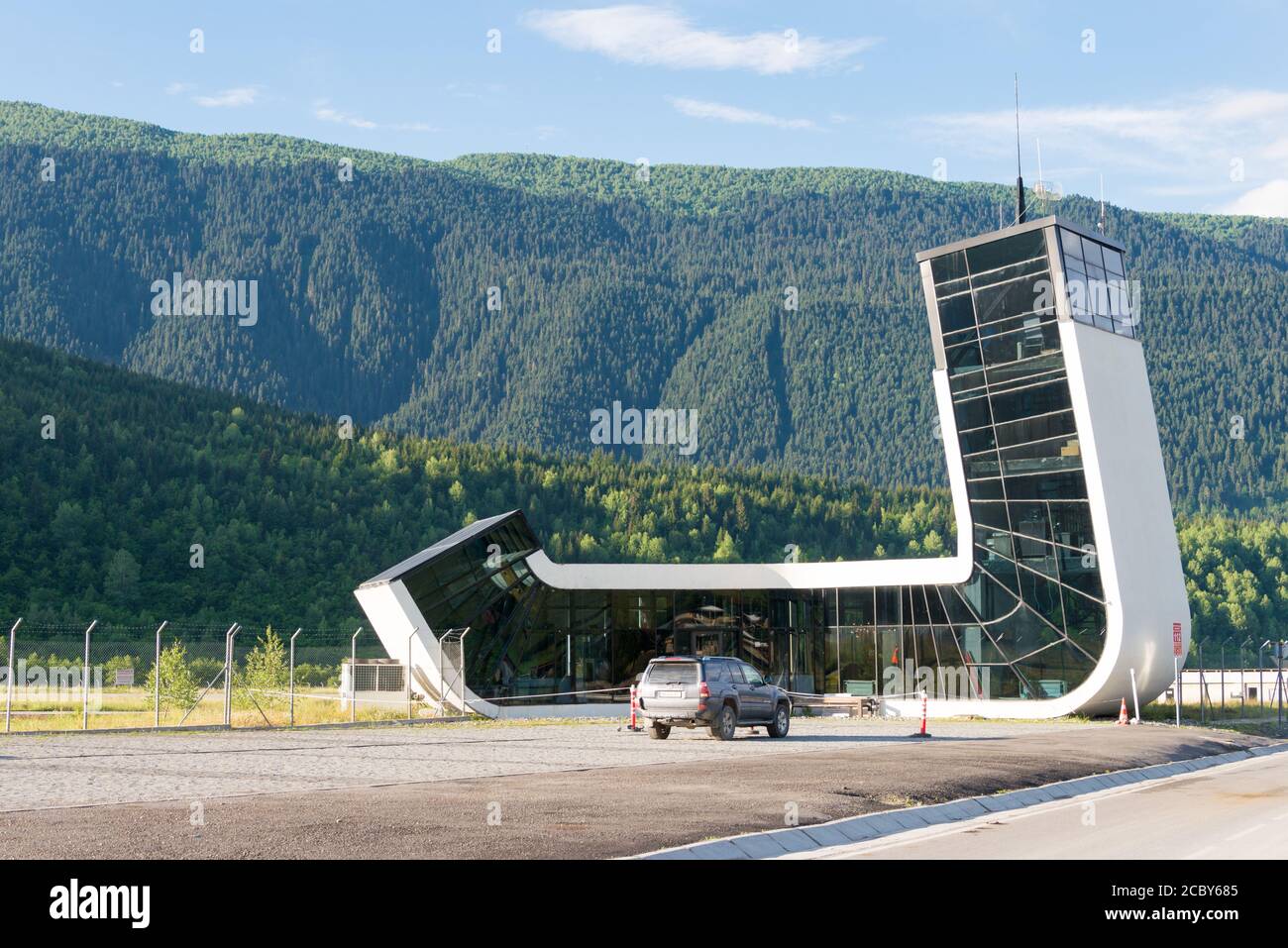 Mestia, Georgia - Aeroporto Queen Tamar a Mestia, Samegrelo-Zemo Svaneti, Georgia. Foto Stock