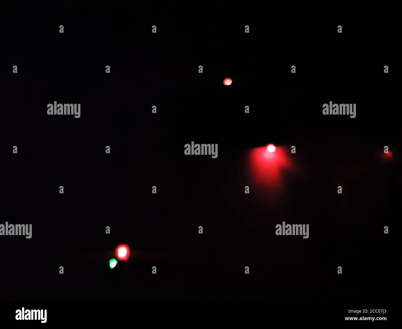 Pastorizzazione delle luci rosse notturne, cercate sempre un posto che sia circondato da bellezza paesaggistica e notte. Best Nightlife Esplora la migliore plac Foto Stock