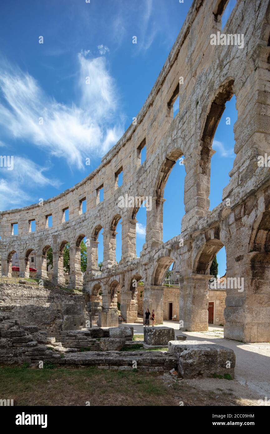 Pula, Croazia - Luglio 10 2020 :Arena romana nel centro di Pola Croazia Foto Stock