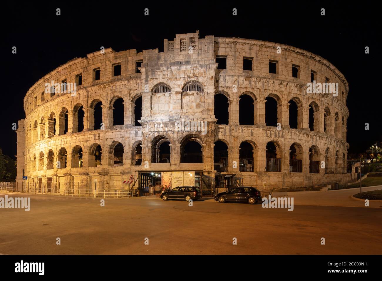 Pula, Croazia - Luglio 10 2020 :Arena romana nel centro di Pola Croazia Foto Stock