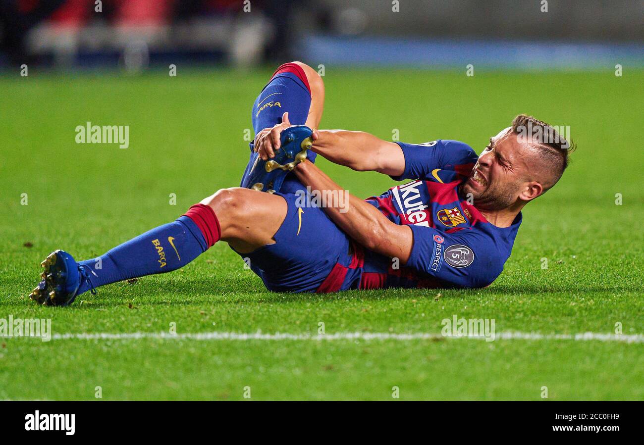 Firo Champions League 08/14/2020 1/4 quarto finale FC Bayern Monaco di Baviera, Monaco di Baviera - FC Barcellona 8: 2. Jordi ALBA, Barca 18 dopo fallo, a terra fotografo: Peter Schatz/Pool/via/firosportphoto - LA NORMATIVA UEFA PROIBISCE QUALSIASI USO DI FOTOGRAFIE come SEQUENZE DI IMMAGINI e/o QUASI-VIDEO - News-Agenzie nazionali ed internazionali FUORI, uso editoriale SOLO i nostri termini e condizioni, disponibili su www.firosportphoto.de, §SOLO PER L'USO IN GERMANIA !!!!!! copyright by firo sportphoto: Coesfelder Str. 207 D-48249 Dulmen www.firosportphoto.de mail@firosportphoto.de dati del conto: (V olksban Foto Stock
