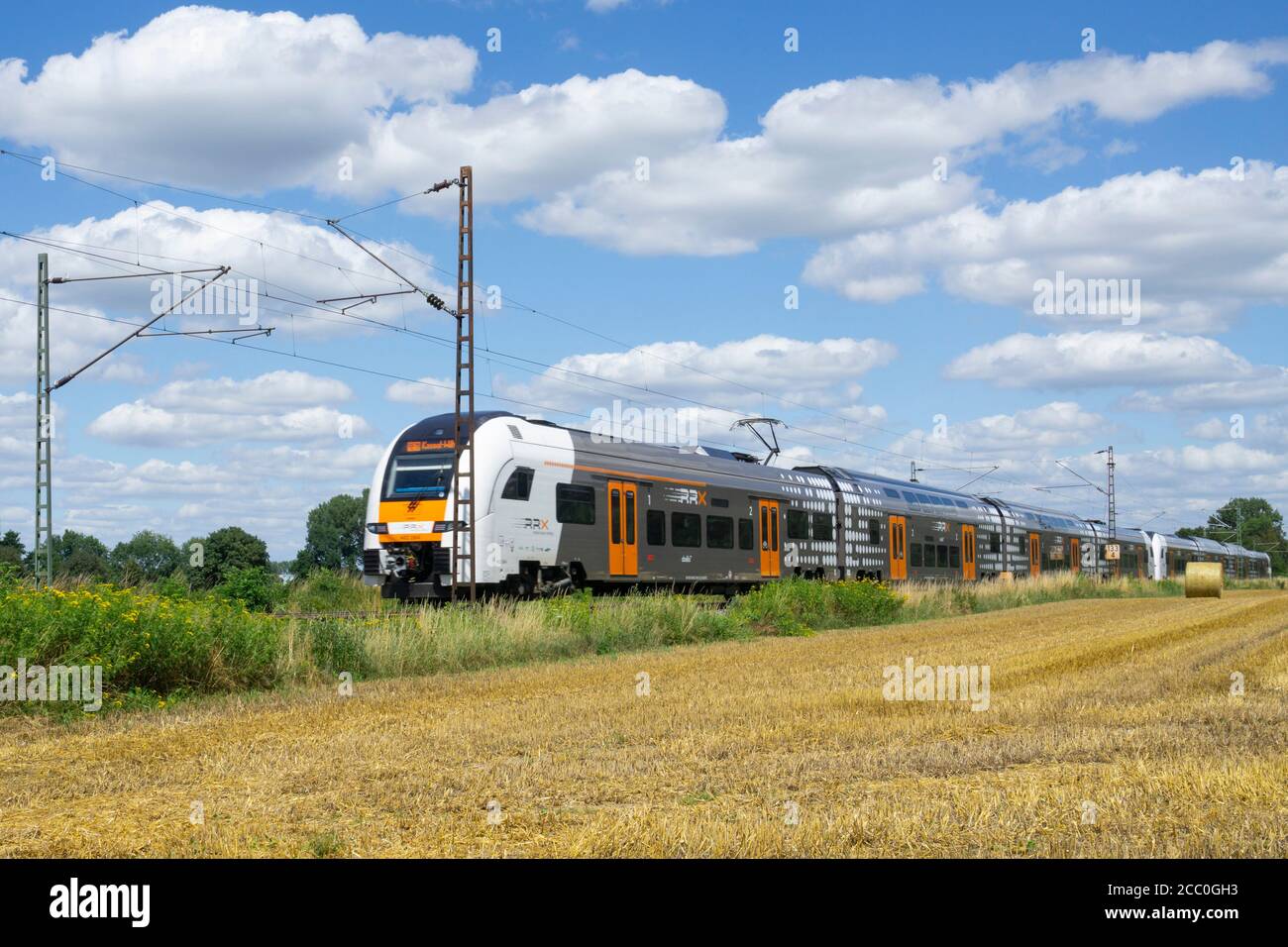 Treno locale RRX, Kamen, Nord Reno-Westfalia, Germania, Europa Foto Stock