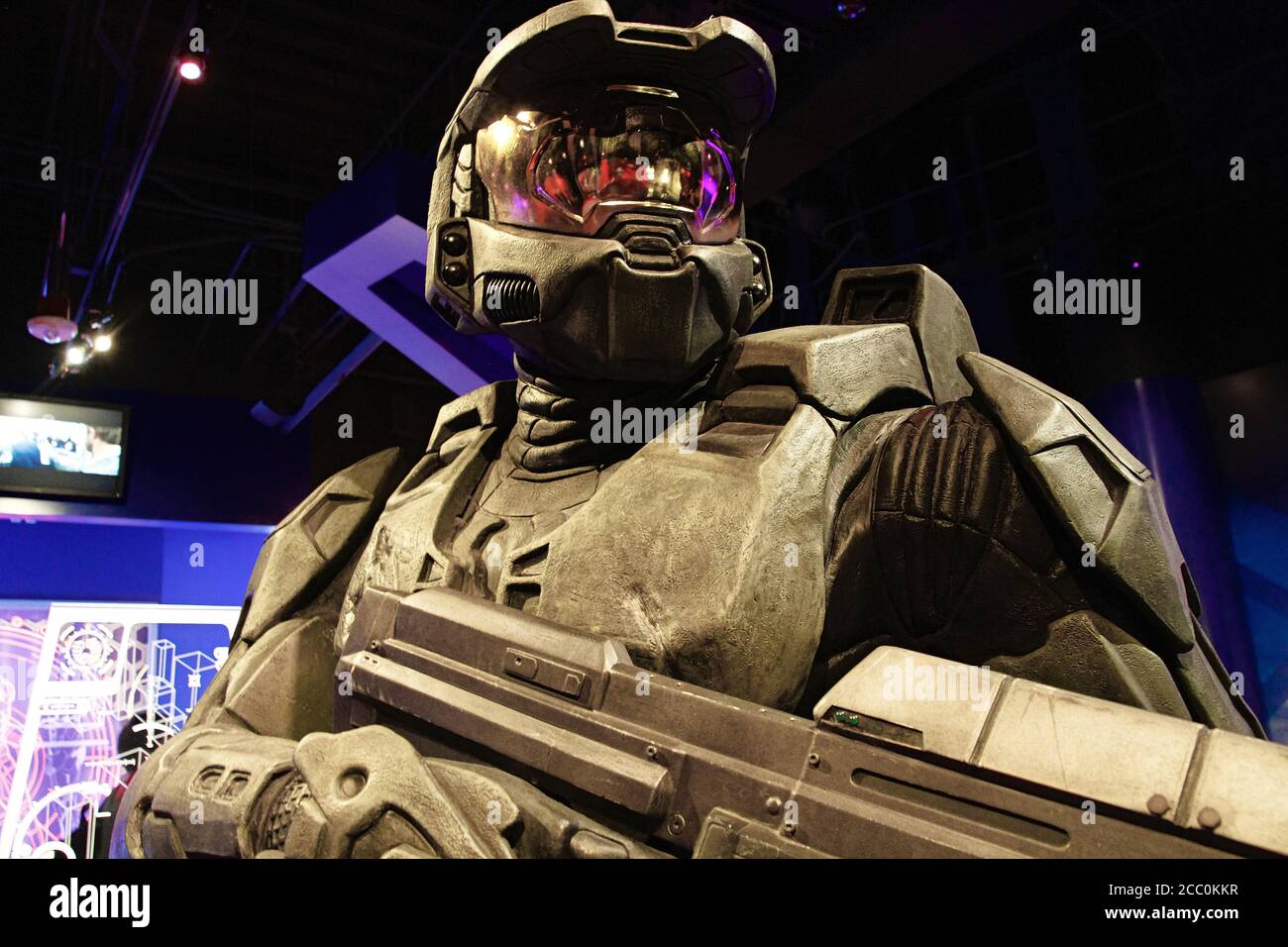 HOLLYWOOD, USA - 27 OTTOBRE 2014: La cera del capo di Halo al Madame Tussauds di Hollywood. E' una delle principali attrazioni turistiche di Hollywood. Foto Stock