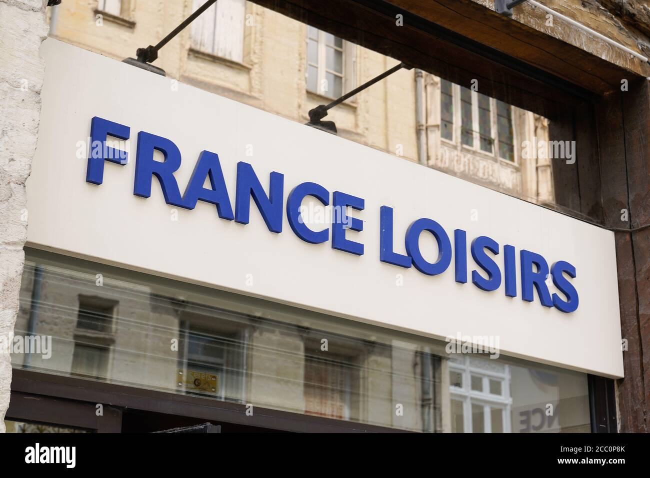 Bordeaux , Aquitaine / Francia - 08 10 2020 : testo del logo della francia e segno sul deposito del libro della facciata dell'edificio Foto Stock