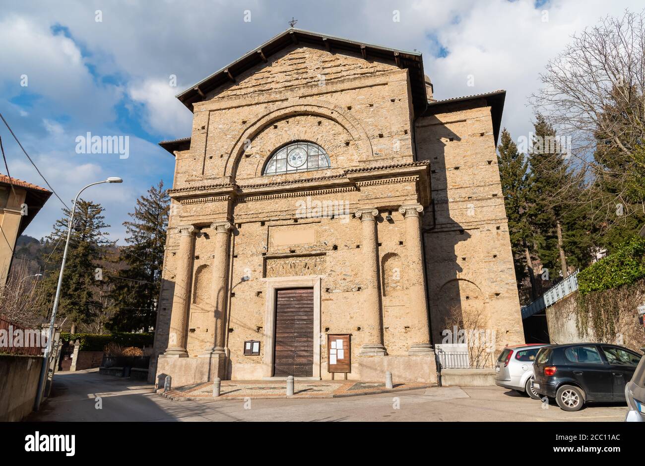 Chiesa Parrocchiale di Santa Maria degli Angeli nel villaggio di Rasa, frazione del comune di Varese in Lombardia Foto Stock