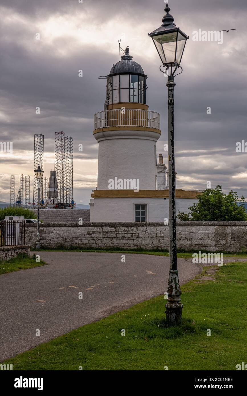 Il faro di Cromarty è stato progettato dallo zio di Robert Louis Stevenson, Alan Stevenson. Divenne operativo nel 1846 sulla punta nord-orientale del Black i Foto Stock