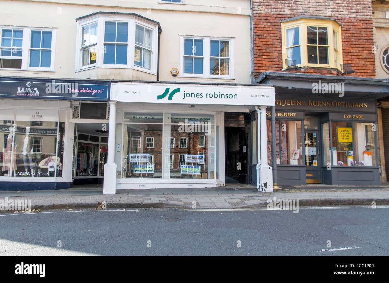 Agente immobiliare Jones Robinson su Marlborough High Street Foto Stock