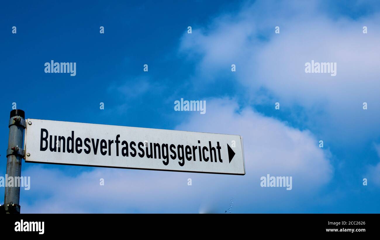 Germania, Baden Wuerttemberg, Karlsruhe, vista del cartello stradale Foto Stock