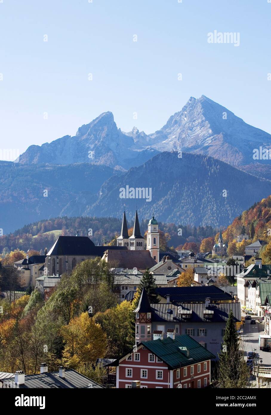 In Germania, in Baviera, esterna di edifici con il Watzmann è in background Foto Stock In Germania, in Baviera, esterna di edifici con il Watzmann è in background Foto Stock