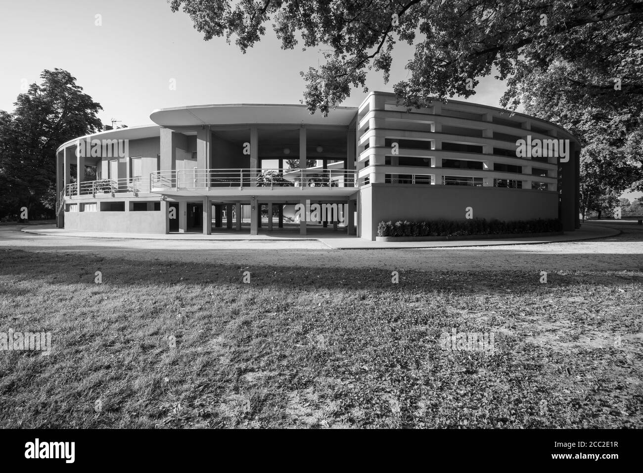 Colonia Farinacci, Cremona, Italia, 1936, Carlo Gaudenzi, architettura modernista/futurista italiana dell'era fascista, fotografia architettonica in B&W. Foto Stock