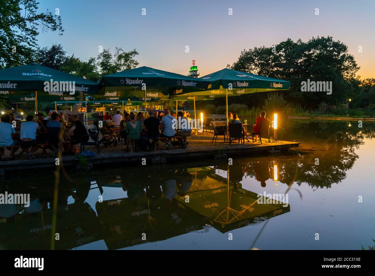 Grugapark, giardino d'acqua della birra, all'ingresso principale, Grugaturm, Essen, Germania Foto Stock