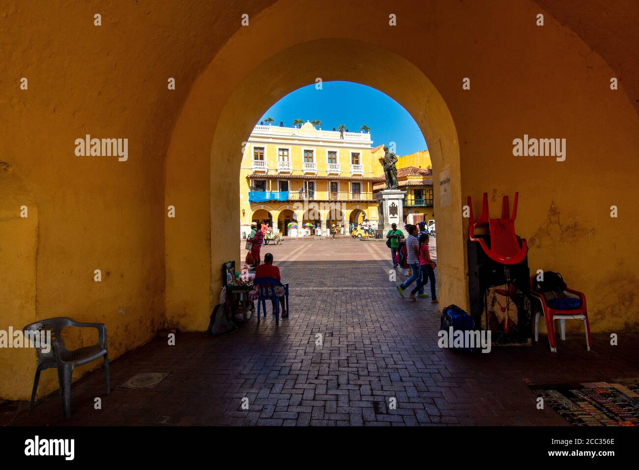Ingresso alla città murata, appena sotto la torre dell'orologio a Cartagena das Indias, Bolivar, Colombia il 11 febbraio 2018. Foto Stock
