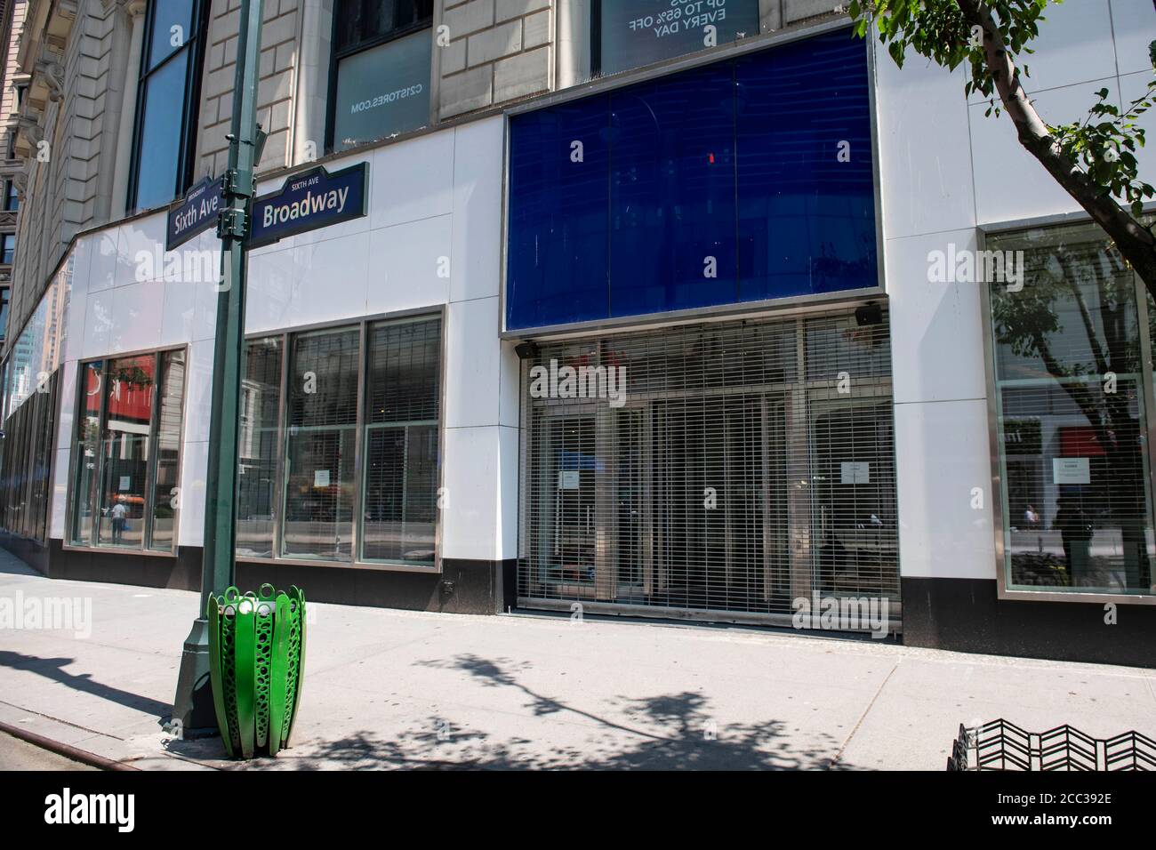 17 agosto 2020: La posizione di Flagship Gap a Broadway in Herald Square è chiusa e recintata nel mezzo della pandemia di Covid-19 come lotte al dettaglio a Manhattan, New York. Credito obbligatorio: Kostas Lymperopoulos/CSM Foto Stock
