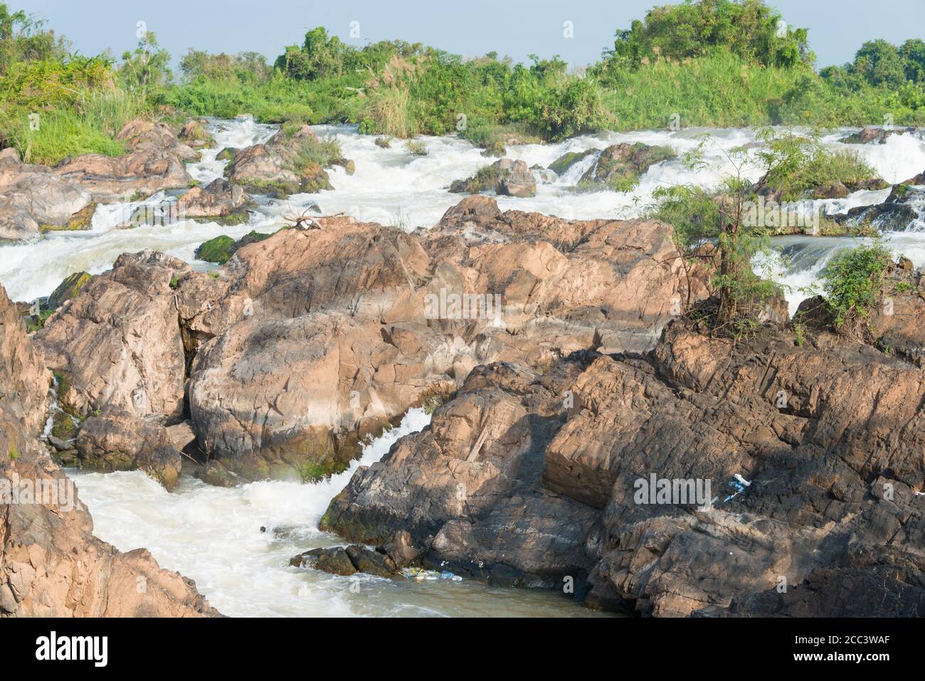 Champasak, Laos - le cascate di li Phi (Tat Somphamit) sul fiume Mekong. Un famoso paesaggio nel fiume Mekong, 4000 isole, provincia di Champasak, Foto Stock