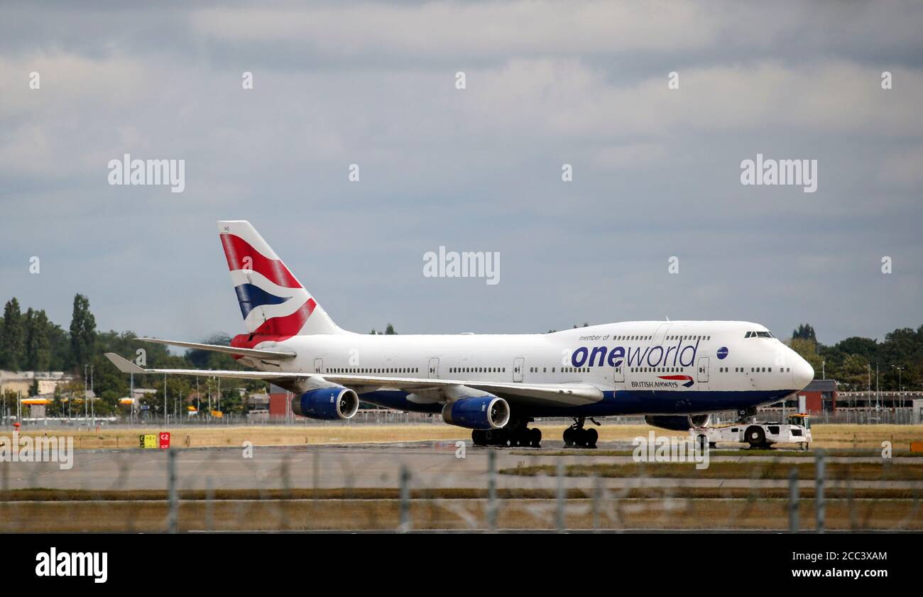 Il volo BA9170E della British Airways (BA), un aeromobile Boeing 747 con numero di registrazione G-CIVD, parte dall'aeroporto di Heathrow, Londra, dirigendosi verso la Spagna, mentre la compagnia aerea inizia la fase finale di ritiro della sua flotta del 747. Segue l'annuncio del mese scorso che tutti i 31 jumbo jet di BA 747 avevano fatto volare i loro ultimi servizi commerciali. Foto Stock