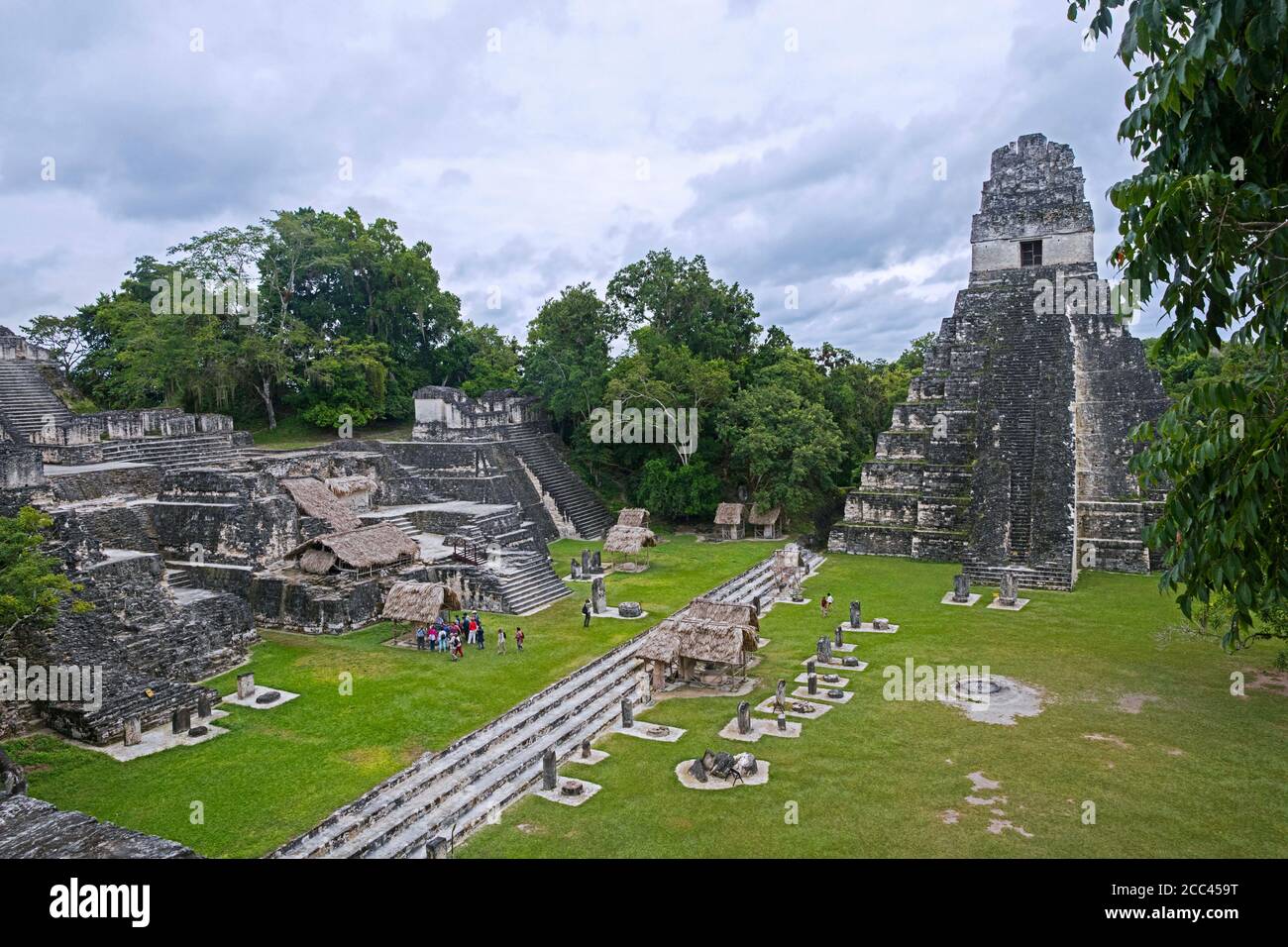 Antiche rovine di Tikal / Yax Mutal, antica città maya vicino alla città Flores, Petén Dipartimento, Guatemala, America Centrale Foto Stock