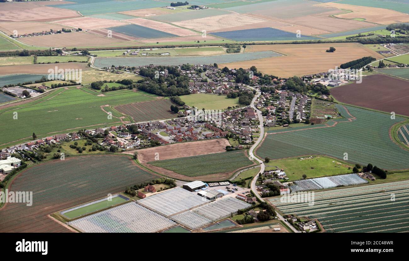 Vista aerea del Lincolnshire Fens vicino Boston con il Villaggio di Fishlake prominente Foto Stock